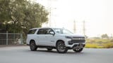 Used 2023 Chevrolet Suburban LT in White – Right Front Diagonal (45°) View for Sale at First Choice Cars Dubai Sharjah