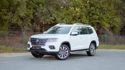 Used 2021 MG RX8 Luxury in White – Left Front Diagonal (45°) View for Sale at First Choice Cars Dubai Sharjah