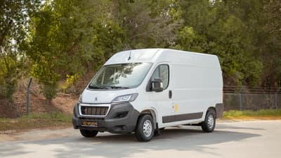 Used 2023 Peugeot Boxer L2h2 in White – Left Front Diagonal (45°) View for Sale at First Choice Cars Dubai Sharjah