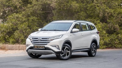 Used 2023 Toyota Rush Ex White – Left Front Diagonal (45°) View at First Choice Cars Sharjah