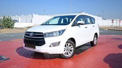 Used 2019 Toyota Innova SE White – Left Front Diagonal (45°) View at First Choice Cars Sharjah
