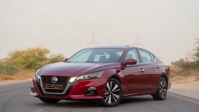 Used 2022 Nissan Altima SV Red – Left Front Diagonal (45°) View at First Choice Cars Sharjah