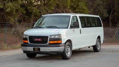 Used 2019 GMC Savana 3500 White – Left Front Diagonal (45°) View at First Choice Cars Sharjah