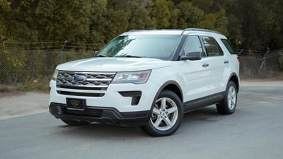 Used 2018 Ford Explorer XLT White – Left Front Diagonal (45°) View at First Choice Cars Sharjah
