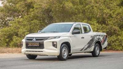Used 2021 Mitsubishi L200 GL Double Cabin White – Left Front Diagonal (45°) View at First Choice Cars Sharjah