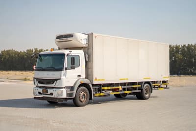 Used 2020 Mitsubishi FUSO FJ Freezer Box White – Left Front Diagonal (45°) View at First Choice Cars Sharjah