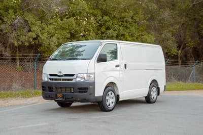 Used 2009 Toyota Hiace GL Standard Roof White – Left Front Diagonal (45°) View at First Choice Cars Sharjah