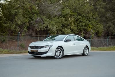 Used 2023 Peugeot 508 Allure in White – Left Front Diagonal (45°) View for Sale at First Choice Cars Dubai Sharjah