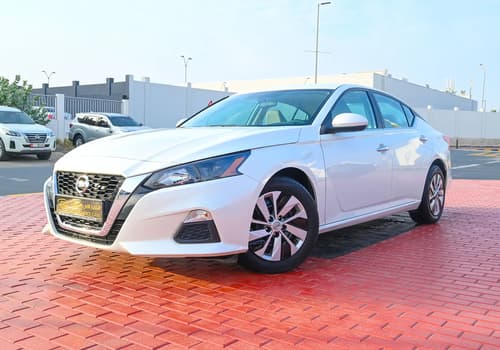Used 2022 Nissan Altima S White – Left Front Diagonal (45°) View at First Choice Cars Sharjah