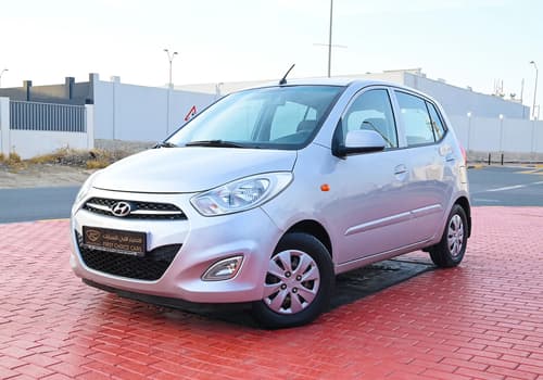 Used 2015 Hyundai i10 GL Silver – Left Front Diagonal (45°) View at First Choice Cars Sharjah