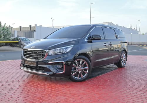 Used 2019 KIA Carnival EX Black – Left Front Diagonal (45°) View at First Choice Cars Sharjah