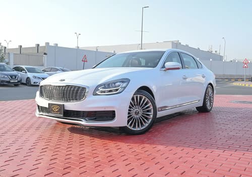 Used 2020 KIA K-900 GDI 3.8L V6 White – Left Front Diagonal (45°) View at First Choice Cars Sharjah