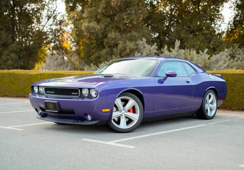 Used 2010 Dodge Challenger SRT8 in Purple – Left Front Diagonal (45°) View for Sale at First Choice Cars Dubai Sharjah