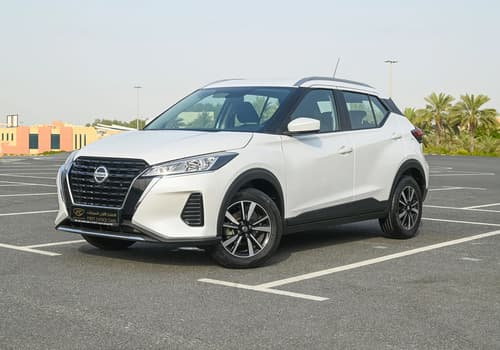 Used 2022 Nissan Kicks S White – Left Front Diagonal (45°) View at First Choice Cars Sharjah