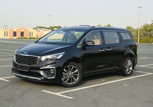 Used 2020 KIA Carnival EX Black – Left Front Diagonal (45°) View at First Choice Cars Sharjah