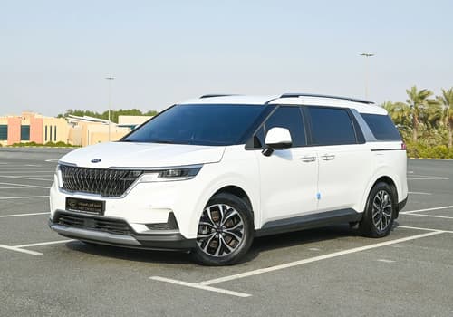 Used 2021 KIA Carnival LX White – Left Front Diagonal (45°) View at First Choice Cars Sharjah