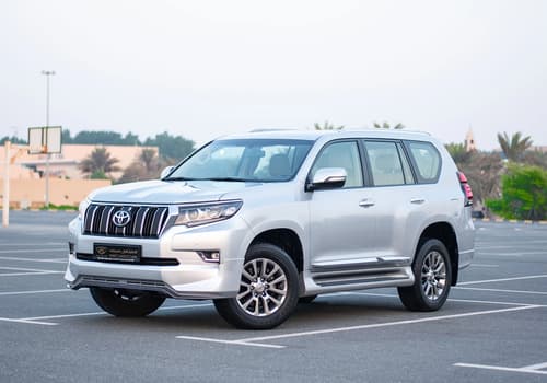 Used 2019 Toyota Prado VXR Silver – Left Front Diagonal (45°) View at First Choice Cars Sharjah