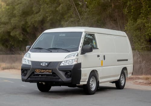 Used 2022 CMC D260 Delivery Van White – Left Front Diagonal (45°) View at First Choice Cars Sharjah