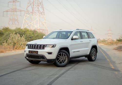 Used 2021 Jeep Grand Cherokee Limited White – Left Front Diagonal (45°) View at First Choice Cars Sharjah