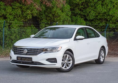 Used 2020 Volkswagen Passat Trendline in White – Left Front Diagonal (45°) View for Sale at First Choice Cars Dubai Sharjah