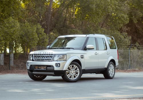 Used 2016 Land Rover LR4 HSE Silver – Left Front Diagonal (45°) View at First Choice Cars Sharjah