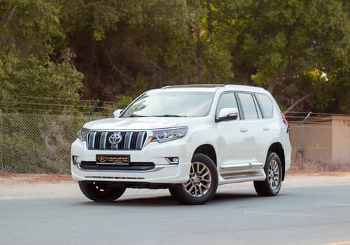 Used 2020 Toyota Prado VXR White – Left Front Diagonal (45°) View at First Choice Cars Sharjah