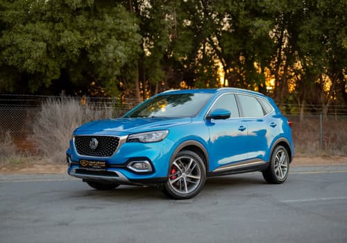 Used 2021 MG HS Luxury Blue – Left Front Diagonal (45°) View at First Choice Cars Sharjah