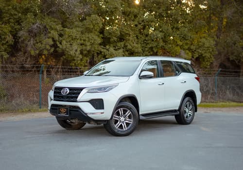 Used 2024 Toyota Fortuner EXR White – Left Front Diagonal (45°) View at First Choice Cars Sharjah