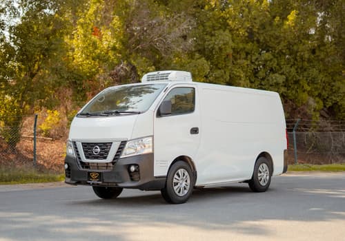Used 2020 Nissan Urvan Standard Roof in White – Left Front Diagonal (45°) View for Sale at First Choice Cars Dubai Sharjah