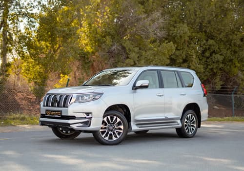 Used 2023 Toyota Prado VXR Silver – Left Front Diagonal (45°) View at First Choice Cars Sharjah