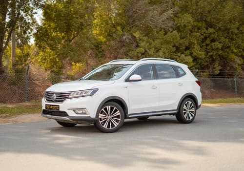 Used 2022 MG RX5 Luxury White – Left Front Diagonal (45°) View at First Choice Cars Sharjah