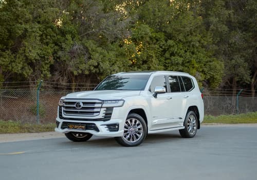 Used 2025 Toyota Land Cruiser VXR White – Left Front Diagonal (45°) View at First Choice Cars Sharjah