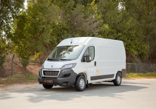 Used 2023 Peugeot Boxer L2h2 in White – Left Front Diagonal (45°) View for Sale at First Choice Cars Dubai Sharjah