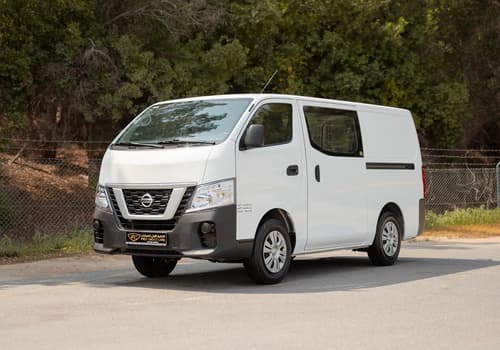 Used 2022 Nissan Urvan Standard Roof in White – Left Front Diagonal (45°) View for Sale at First Choice Cars Dubai Sharjah