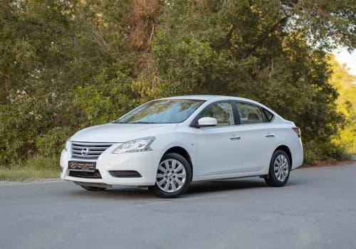 Used 2019 Nissan Sentra S in White – Left Front Diagonal (45°) View for Sale at First Choice Cars Dubai Sharjah