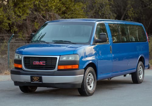 Used 2019 GMC Savana Passanger Van in Blue – Left Front Diagonal (45°) View for Sale at First Choice Cars Dubai Sharjah