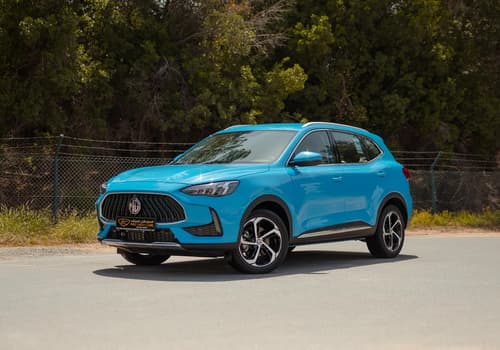 Used 2024 MG HS 30T in Blue – Left Front Diagonal (45°) View for Sale at First Choice Cars Dubai Sharjah