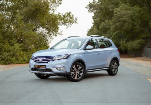 Used 2022 MG RX5 Luxury in Silver – Left Front Diagonal (45°) View for Sale at First Choice Cars Dubai Sharjah