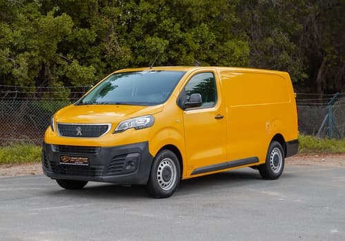 Used 2020 Peugeot Expert L3 in Yellow – Left Front Diagonal (45°) View for Sale at First Choice Cars Dubai Sharjah