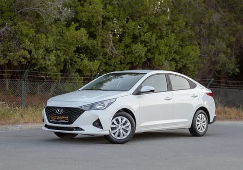 Used 2023 Hyundai Accent Smart in White – Left Front Diagonal (45°) View for Sale at First Choice Cars Dubai Sharjah