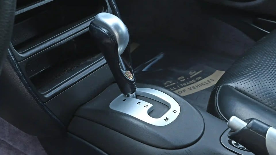 Used 2004 Porsche Boxster S Variant in Silver – Center Console & Gear Shifter for Sale at First Choice Cars Dubai Sharjah