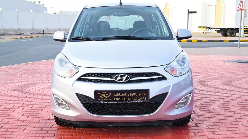 Used 2015 Hyundai i10 GL Silver – Front View at First Choice Cars Sharjah