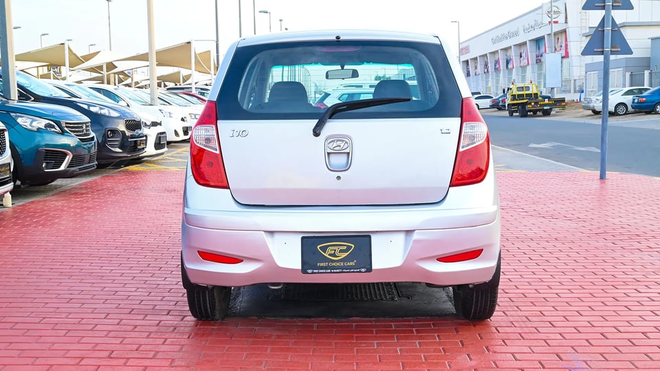 Used 2015 Hyundai i10 GL Silver – Back/Rear View at First Choice Cars Sharjah