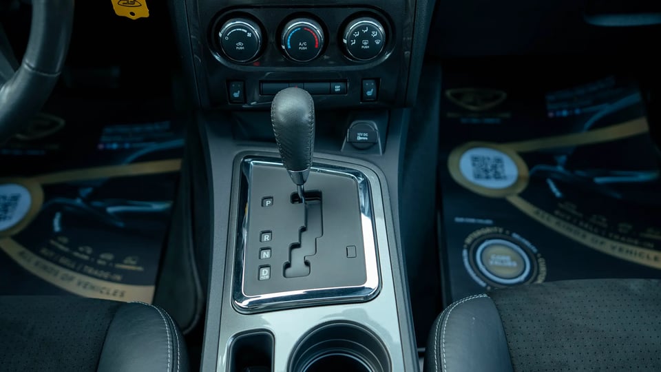 Used 2010 Dodge Challenger SRT8 Purple – Center Console & Gear Shifter at First Choice Cars Sharjah