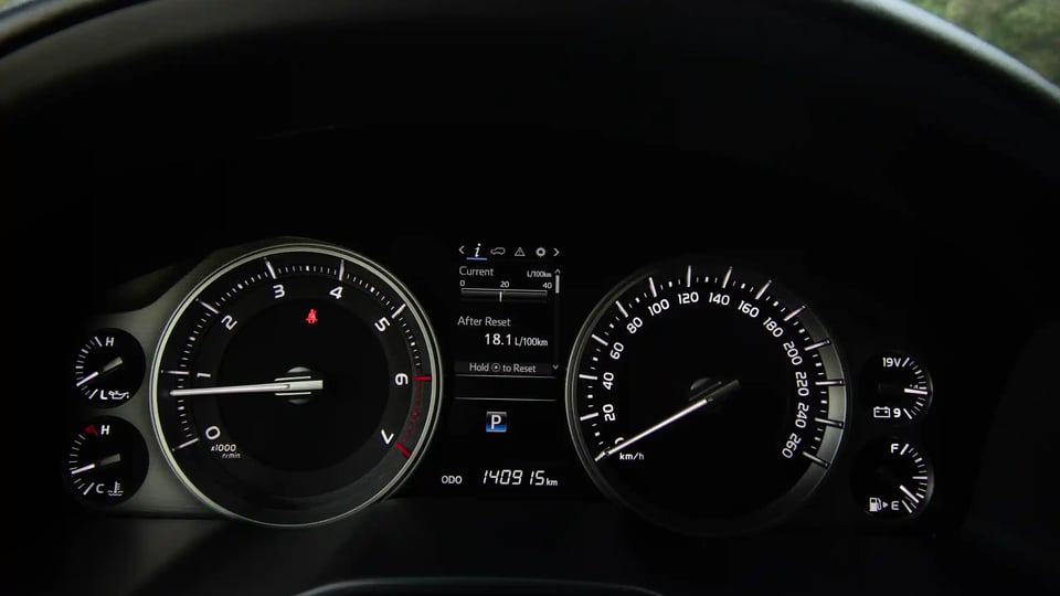 Used 2016 Toyota Land Cruiser GXR in White – Odometer / Mileage Reading View for Sale at First Choice Cars Dubai Sharjah