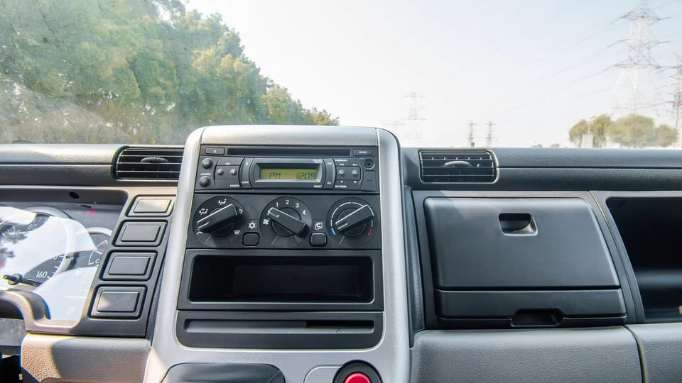 Used 2024 Mitsubishi Canter Tipper in White – Infotainment / Touchscreen System for Sale at First Choice Cars Dubai Sharjah