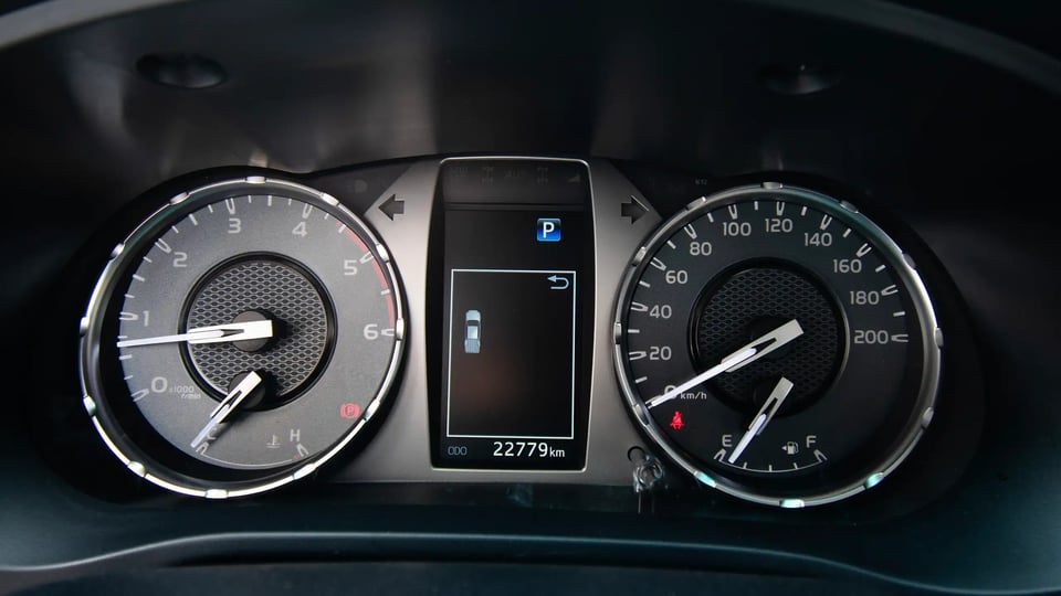 Used 2024 Toyota Hilux DLX Double Cabin in White – Odometer / Mileage Reading View for Sale at First Choice Cars Dubai Sharjah