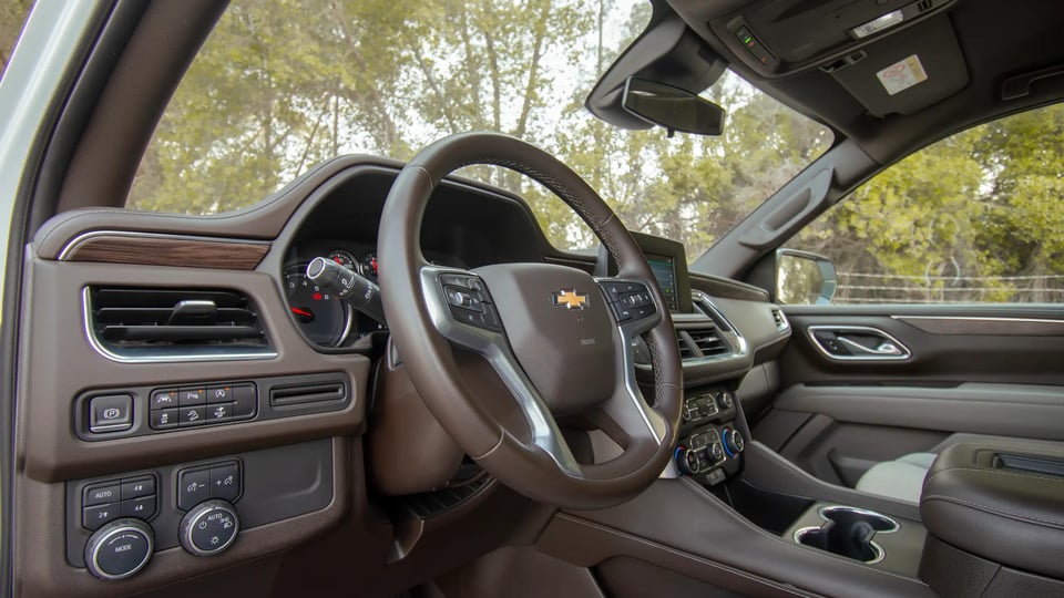 Used 2023 Chevrolet Tahoe LS in White – Driver Side Dashboard & Steering View for Sale at First Choice Cars Dubai Sharjah