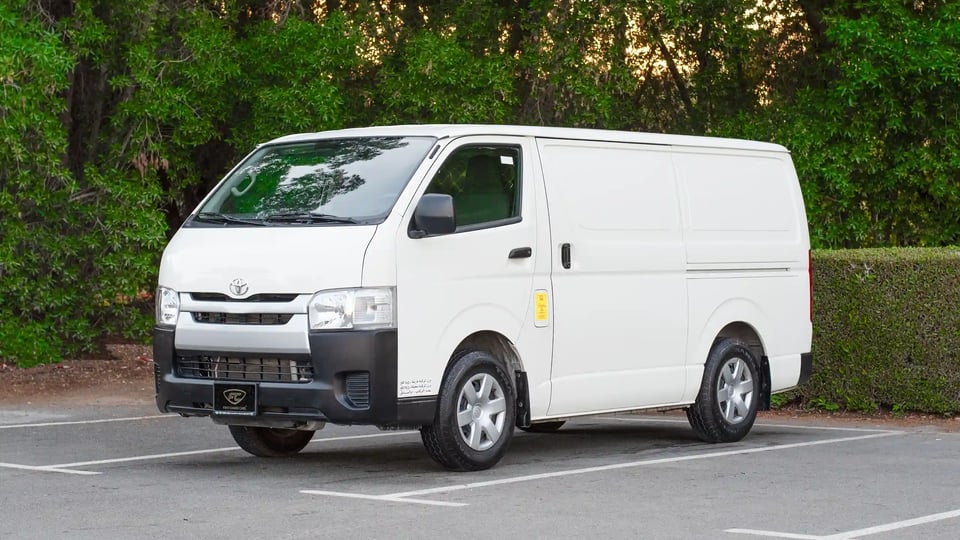 Used 2022 Toyota Hiace GL Standard Roof White – Left Front Diagonal (45°) View at First Choice Cars Sharjah