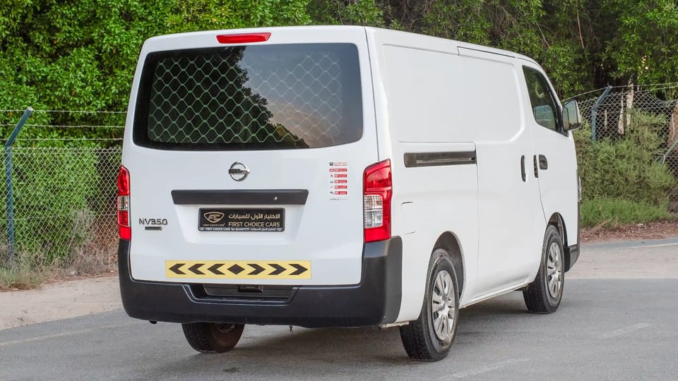 Used 2022 Nissan Urvan Standard Roof White – Right Back Diagonal (45°) View at First Choice Cars Sharjah